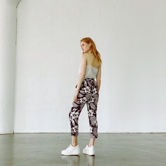 Tropical Hibiscus Print Pants - Picture 3 of 3